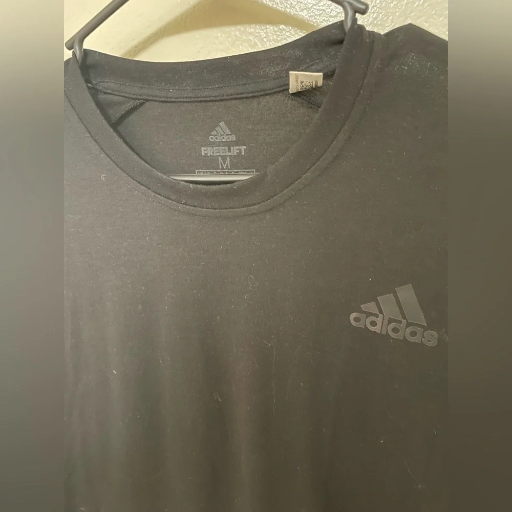 ✨Adidas Black Tee Size Medium New #B1